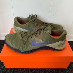 Men’s Nike Metcon 4 runners size 13